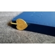 Kép 2/3 - Arany színű könyvjelző dekorálható szív felső résszel díszdobozban 