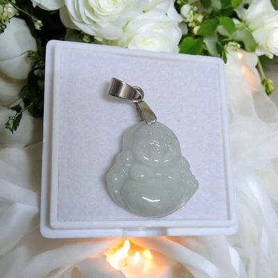 Burmai jade buddha medál 