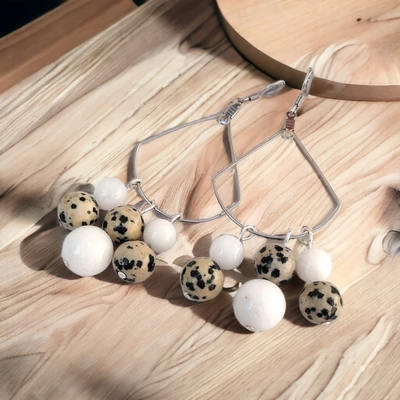 Nemesacél dalmata jaspis/ tejkvarc fülbevaló
